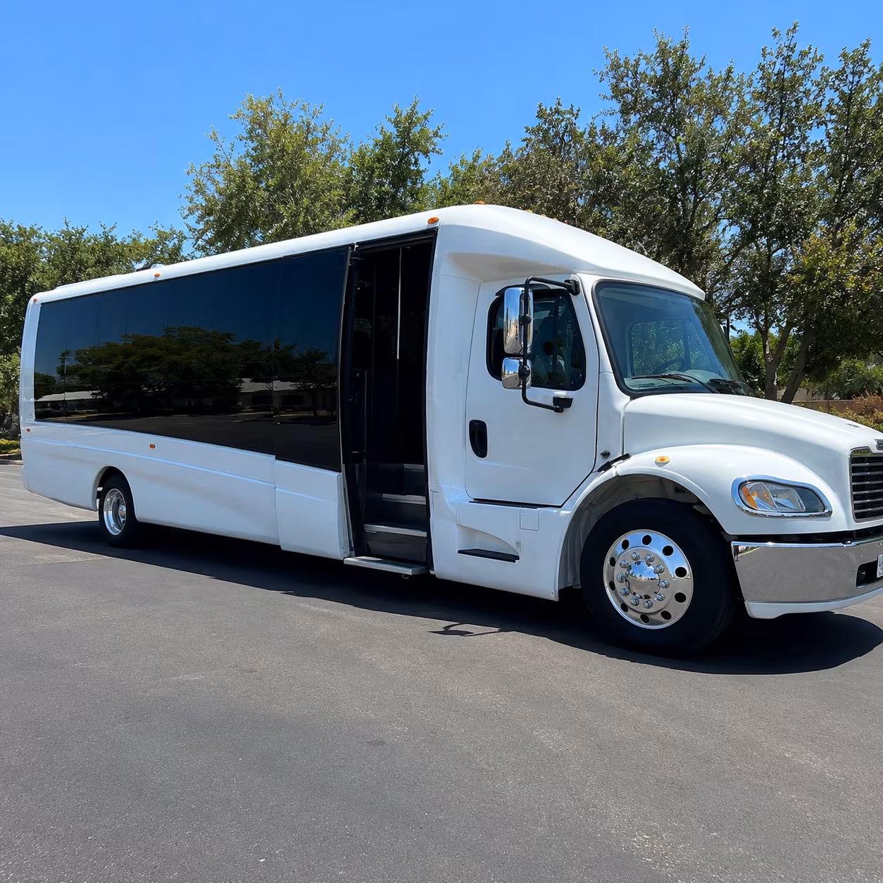 Arlington Airport Shuttle & Transportation party bus exterior