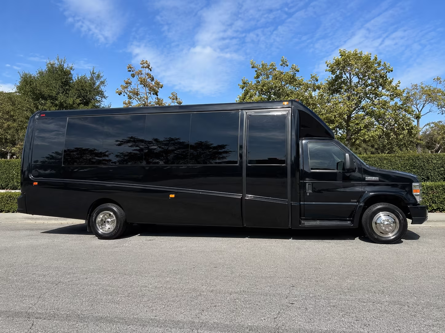 Arlington Airport Shuttle & Transportation party bus exterior